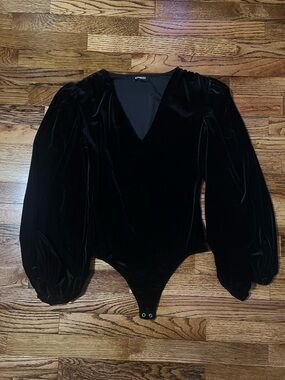 Express Black Velvet V-Neck Puff Sleeve Bodysuit